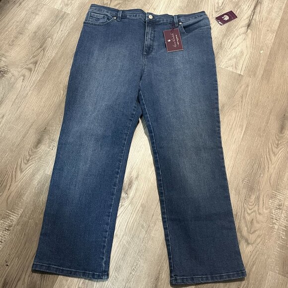 NWT Gloria Vanderbilt Medium Wash Blue Jeans Amanda Tapered Leg Classic Rise 18P - Picture 1 of 9